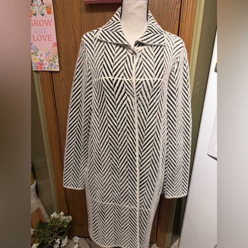 CRYUS TRENCH OVERCOAT WOMEN’S SIZE SMALL BLACK CHEVRON OUTERWEAR Size Small